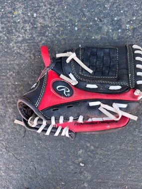 9-inch baseball glove